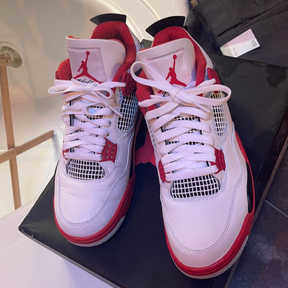Jordan 4 retros